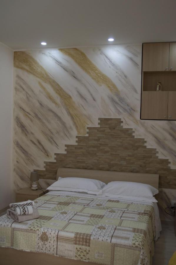 Bed And Breakfast La Volpe Rossa Regalbuto 외부 사진